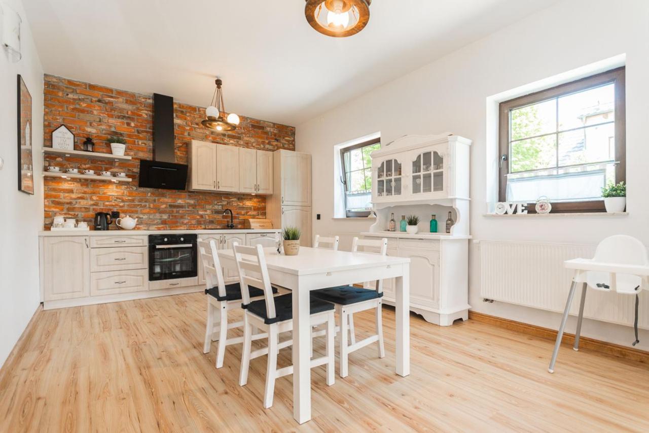 Hupkas Apartementy I Pokoje ยานตาร์ ภายนอก รูปภาพ