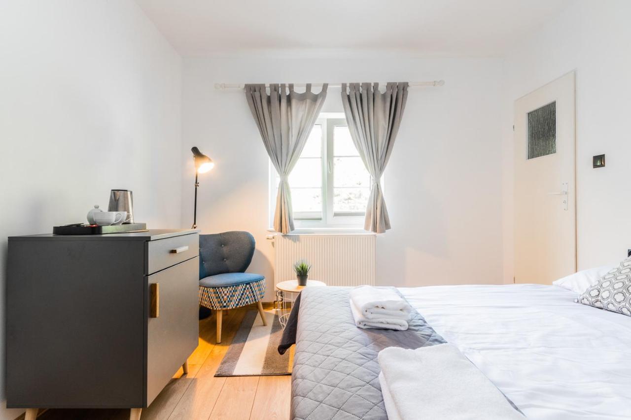 Hupkas Apartementy I Pokoje ยานตาร์ ภายนอก รูปภาพ