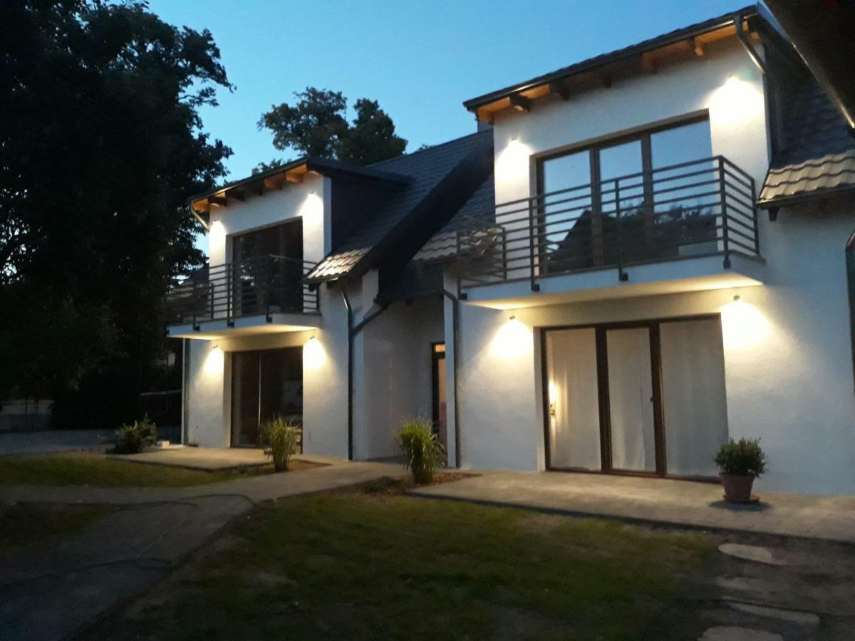 Hupkas Apartementy I Pokoje ยานตาร์ ภายนอก รูปภาพ