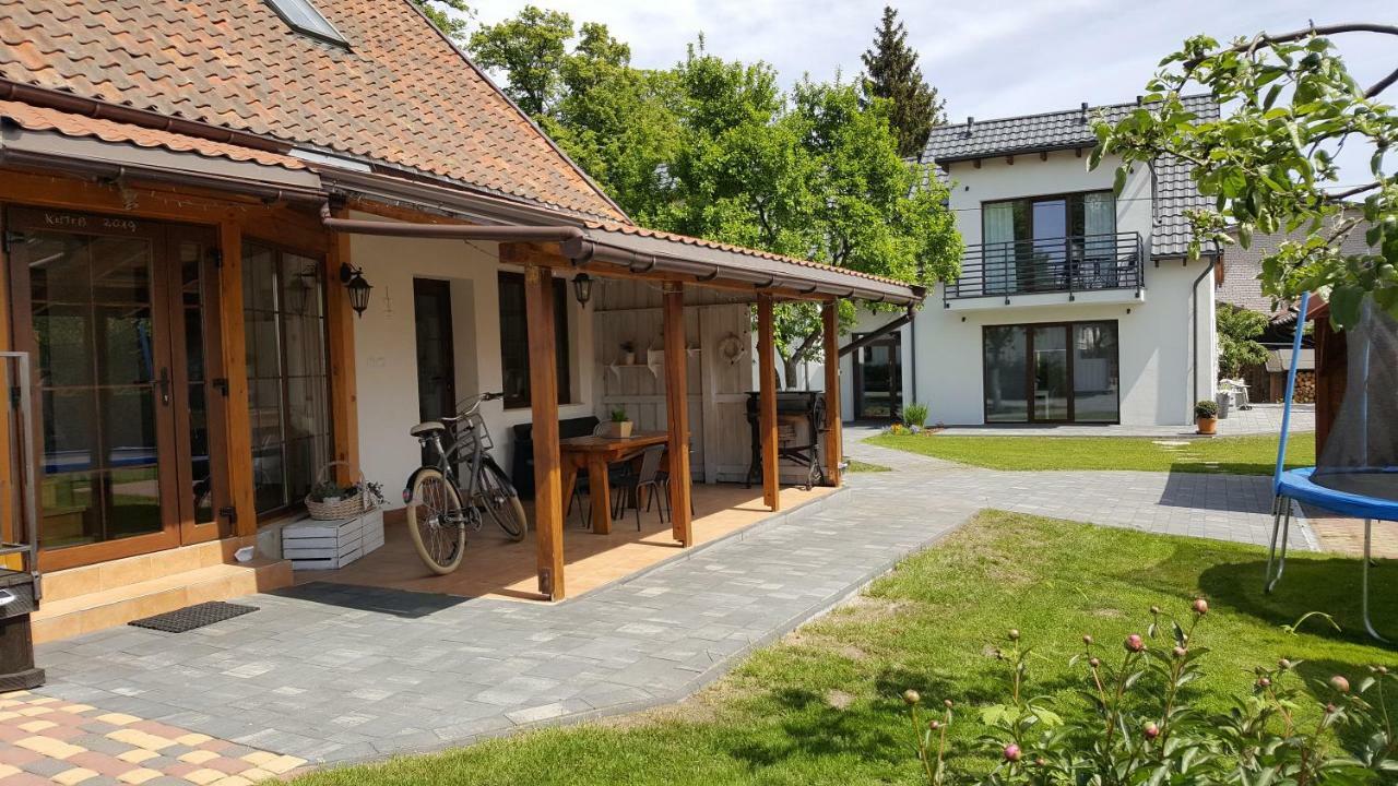 Hupkas Apartementy I Pokoje ยานตาร์ ภายนอก รูปภาพ